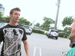 Watch this stunning dude pound his ass with his strapon in an incredible anal session