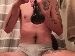 twunk smoking a cup and tugging off