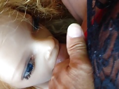 Doll Lya suce le trave en guepiere