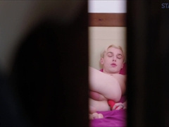 STAXUS :: I detect my roomy frolicking with his playthings and I don't hesitate to help him !