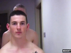 Hot amateur gets a hot oral cumshot from inexperienced guy