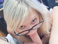 Grosse bite, Blonde, Sucer une bite, Habillées, Lunettes, Branlette thaïlandaise, Léchez, Masturbation