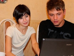 Pijpbeurt, Hondjeshouding, Handbeurt, Masturbatie, Russisch, Mager, Tiener, Trio