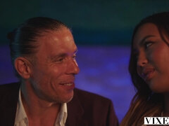 69, アジア人, フェラチオ, 茶髪の, イマラチオ, バック, 手コキする, 馬乗り