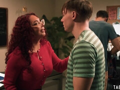 In den arsch, Grosser schwanz, Grosse titten, Doppelpenetration, Hardcore, Reife frau in den arsch, Rotschopf, Student