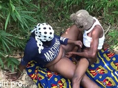 Africain, Belle grosse femme bgf, Noire, Branlette thaïlandaise, Mature, Seins naturels, De plein air, Épouse