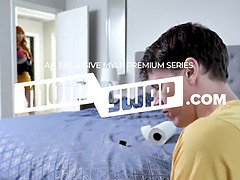 Grote kont, Grote mammen, Bruinharig, Oudere vrouw, Reusachtig, Masturbatie, Rijpe lesbienne, Orgasme