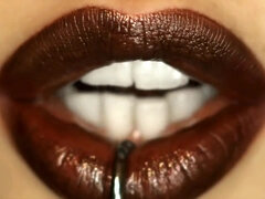 Grosse bite, Gros seins, Branlette thaïlandaise, Embrassement, Mère que j'aimerais baiser, Maman, Jarretelles, Nénés