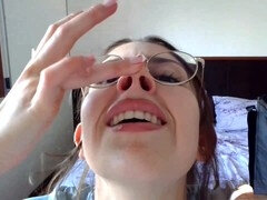 Morena, Hablar sucio, Gafas