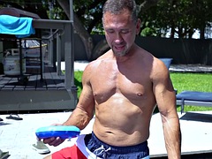 Tussi, Grosser schwanz, Blasen, Braunhaarige, Hardcore, Im freien, Pool, Pov