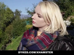 Gros seins, Doigter, Hd, Embrassement, Lesbienne, Léchez, Mère que j'aimerais baiser, Nue