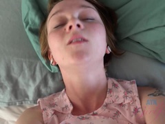 Amateur, Sucer une bite, Éjaculation interne, Branlette thaïlandaise, Huilée, Petite femme, Pov, Mouillée