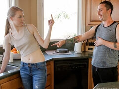 Любители, Большой член, Минет, Собачьи, На кухне, Натуральные сиськи, Бритые, Тощие