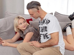 18 jahre, Grosser arsch, Blondine, Blasen, Hundestellung, Natürlichen titten, Jungendliche (18+), Titten