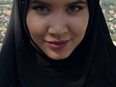 18 años, Arabe, Culo grande, Verga grande, Mamada, Estilo perrito, Tetas naturales, Tetas