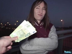 18 jahre, Arsch, Blasen, Hundestellung, Geld, Natürlichen titten, Pov, Titten