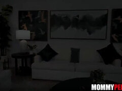 Mamada, Familia, Penetracion con dedos, Primera ves, Maduro, Pov, Madrastra, Virgen