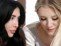 Culo grande, Besar, Lesbiana, Lamidas, Lencería, Tetas naturales, Afeitado, Tetas