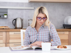 18 jahre, Blondine, Blasen, Hochschule, Hardcore, Rasiert, Jungendliche (18+)