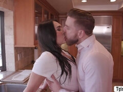 Anal, Asiatique, Cul, Grosse bite, Gros seins, Brunette brune, En levrette, Embrassement