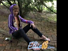 18 jahre, Leie, Selbstgemacht, Lecken, Masturbation, Orgasmus, Im freien, Muschi