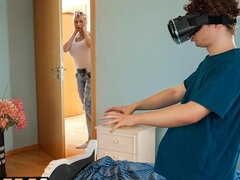 Blondine, Blasen, Fetisch, Handjob, Reif, Milf, Piercing, Stiefmutter