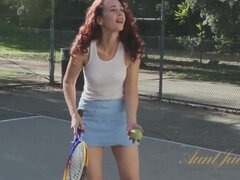 Брюнетки, В клубе, Постарше, Женщины, Мастурбация, Милф, Соло, Сиськи