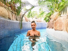 Noire, Couple, Éjaculation interne, Seins naturels, Piscine, Pov, Public, Chatte