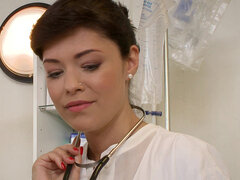 Unfall, Grosser arsch, Grosser schwanz, Grosse titten, Aufs gesicht abspritzen, Uniform