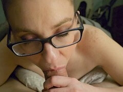 アメリカ人, フェラチオ, 手コキする, 淫乱熟女, 乳首, フェラする