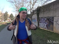 Grote kont, Grote mammen, Brits, Rondborstig, Bedriegen, Moeder die ik wil neuken, Moeder, Kousen