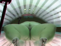 Beautifu Fatty MILF Cought in Solarium
