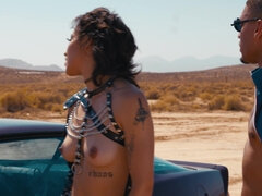 Culo grande, Tetas grandes, Estilo perrito, Tetas naturales, Perforación, Cabello corto, Tatuaje, Tetas