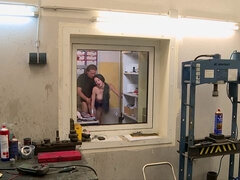 18 jahre, In den arsch, Grosser schwanz, Blasen, Sperma im mund, Hd, Büro, Ablutschen