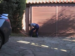 Nana, Sucer une bite, Brunette brune, Tir de sperme, Européenne, Hard, Interracial, Masturbation