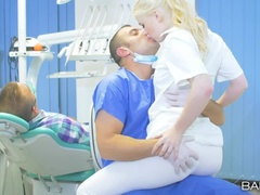 Europäisch, Füsse, Fetisch, Handjob, Lecken, Muschi, Rasiert, Tätowierung