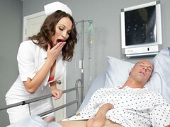 Grosser arsch, Grosse titten, Blondine, Blasen, Hundestellung, Masturbation, Krankenschwester, Strümpfe