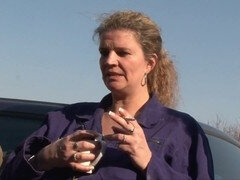 Grote kont, Pijpbeurt, Brits, Auto, Sperma in mond, Rijpe lesbienne, Kut duiken, Trio