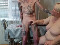 Pijpbeurt, Sperma in mond, Handbeurt, Hd, Moeder die ik wil neuken, Sperma, Verassing, Slikken