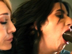 Arabe, Noire, Sucer une bite, Tromperie, Faciale, Hd, Interracial, Plan cul à trois