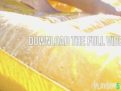 Grosser arsch, Bikini, Milf, Im freien, Rotschopf, Solo, Titten