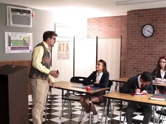 Attrapée, Tir de sperme, Queue, Femelle, 2 femmes 1 homme, Hd, Orgasme, Pov