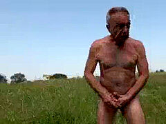 Blasen, Spermaladung, Fingern, Grossvater, Handjob, Im freien