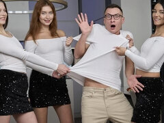 18 años, Culo grande, Verga grande, Mamada, Ffm, Tetas naturales, Adolescente, Tetas