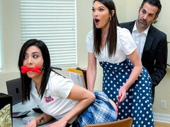 18 años, Verga grande, Mamada, Ffm, Tetas naturales, Coño, Flaco, Adolescente