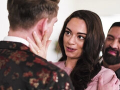 In den arsch, Grosser arsch, Grosser schwanz, Bisexuell, Braunhaarige, Hundestellung, Natürlichen titten, Titten