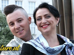 18 jahre, Grosse titten, Blasen, Vollbusig, Hundestellung, Hardcore, Milf, Strümpfe