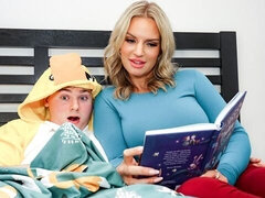 Dormitorio, Culo grande, Verga grande, Rubia, Mamada, Estilo perrito, Madres para coger, Tetas