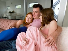 Tir de sperme, Mignonne, Queue, Faciale, 2 femmes 1 homme, Hd, Léchez, Avaler