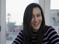 Nana, Gros cul, Gros seins, Brunette brune, Nue  à poil, Chatte, Nénés, Mouillée